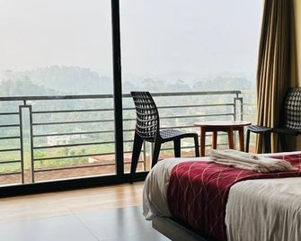 Western Ghats Holiday Home - Kalpetta - Balkon