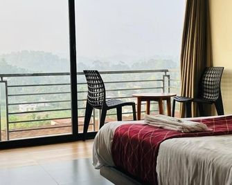 Western Ghats Holiday Home - Kalpetta - Ban công