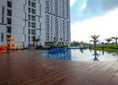 Elegant Studio Room Akasa Apartment - South Tangerang City - Pool