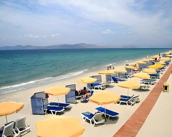 Aslanis Village Hotel - Marmari - Building