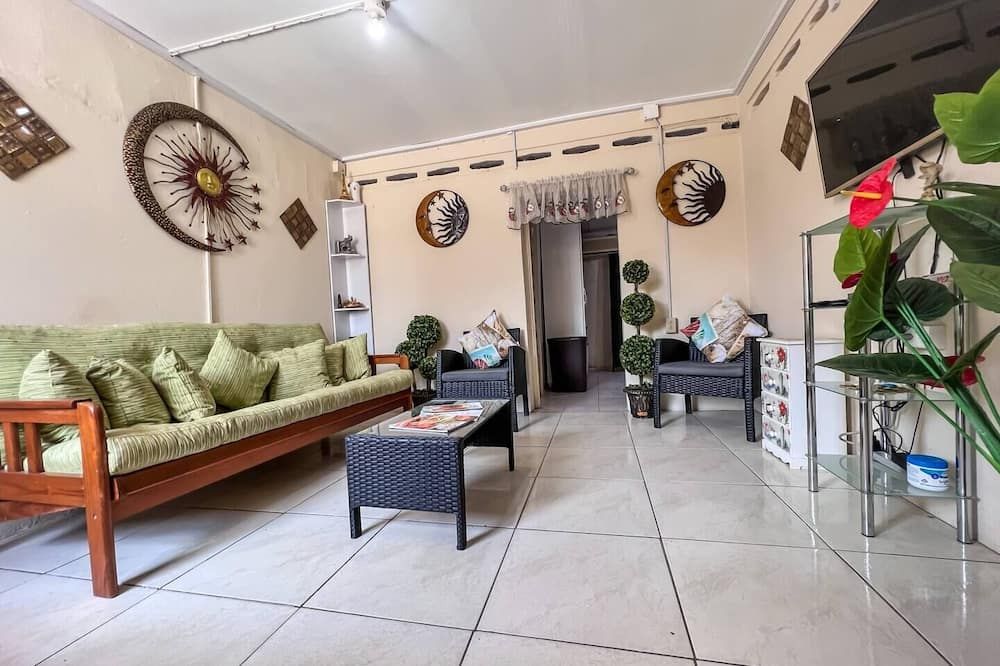 Angelene's place - Oui Papa! - San Juan - סלון