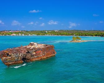 Sol Caribe Campo - סן אנדרס - בניין