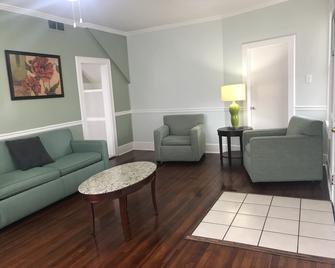 Mallard Apartments - Ocean City - Living room
