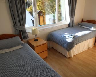 Lovely cottage with stunning views over Loch Fyne. - Inveraray - Bedroom
