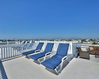 Heated Inground Pool, 3rd From The Beach With Amazing Beach Views, New & Modern - Ship Bottom - Balcón