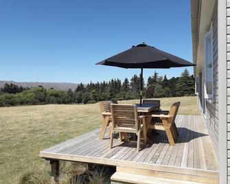 Braeside Farm Cottage B&B - Oturehua - Patio