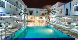 佩斯塔納南灘酒店 - 邁阿密海灘 - 邁阿密海灘 - 游泳池