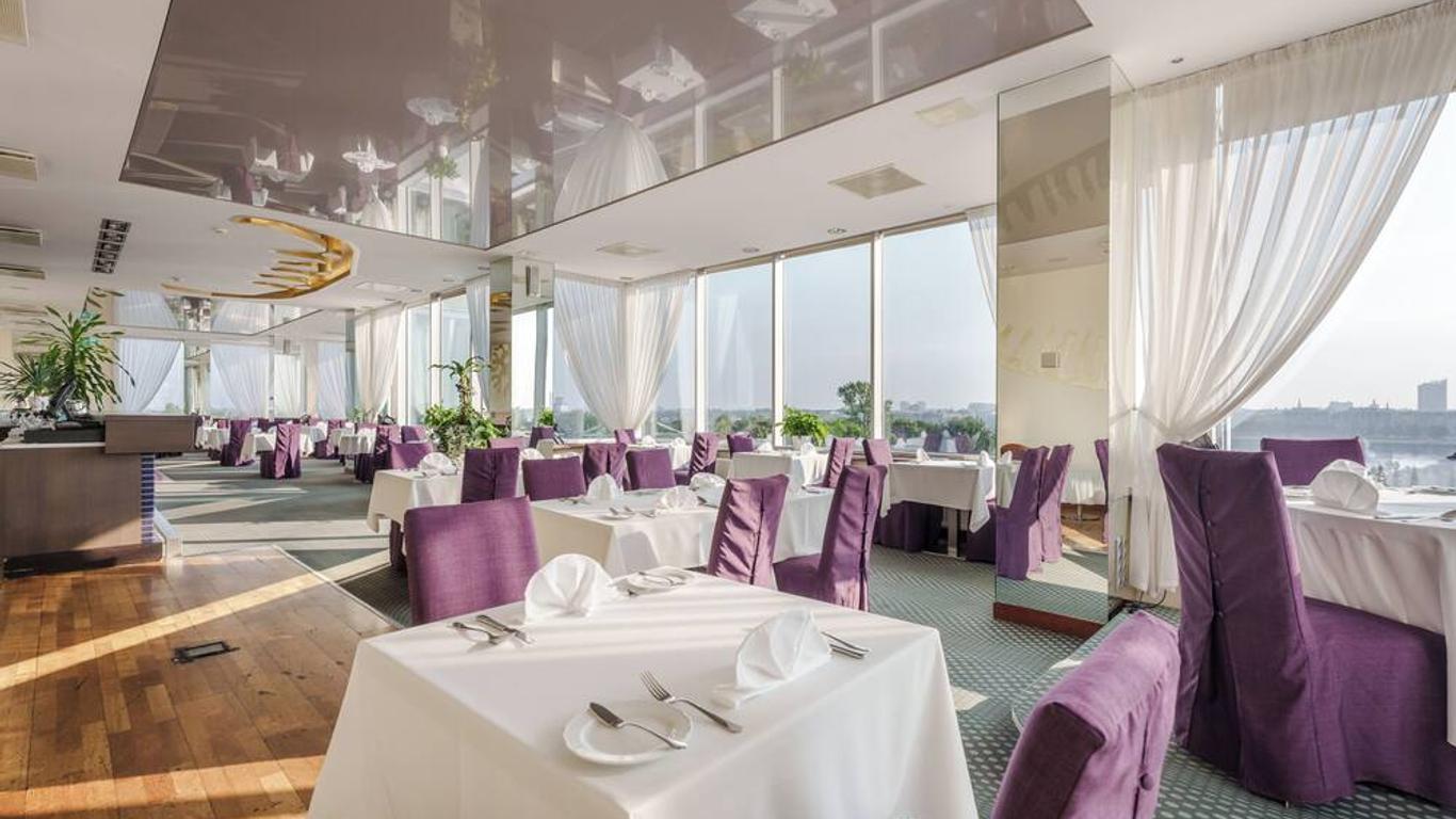 Riga Islande Hotel With Free Parking