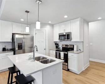 Shortstop and Stay - Norwalk - Cocina