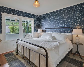 Ferry Cove - Private low bank beachfront property. - Clinton - Habitación