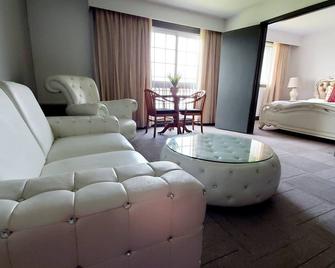 Lagoon City Pier One Resort - Brechin - Sala de estar
