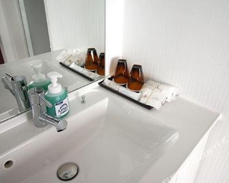 Lakeside Hot Spring Hotel Kunibiki - Izumo