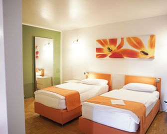 urraum Hotel - Pulheim - Bedroom