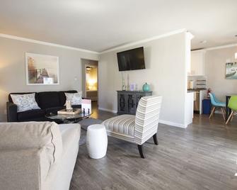 Newly updated! Clean and Next to beach! Pet friendly! Great reviews! - San Diego - Sala