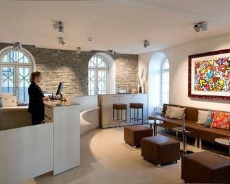 Hotel St. Josef - Zurich - Front desk