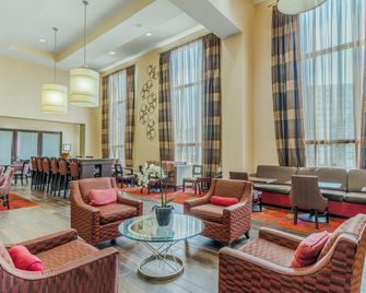 Hampton Inn & Suites Detroit/Airport-Romulus - Romulus - Lounge