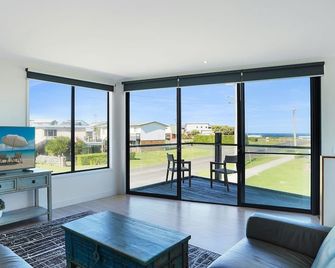 Bliss at South Beach - Port Fairy - Living room