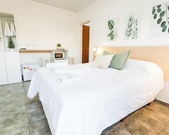 Apart Hotel Ribera Del Baradero Pileta Climatizada-Estacionamiento - Baradero - Bedroom