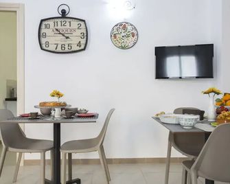 B&B Cinisi Mare e Monti - Cinisi - Comedor