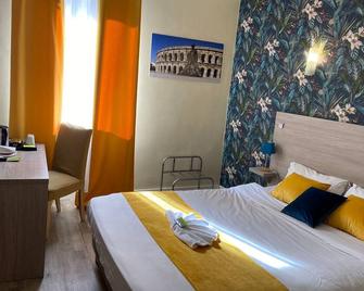 Empire Hôtel - Nimes - Phòng ngủ