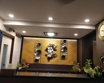 Sri Kamadhenu Residency - Coimbatore - Receptionist