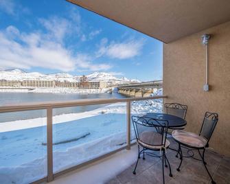 Grandview 711 Waterfront King with River View - Chelan - Balcón