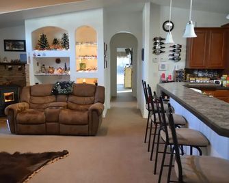 The Bear's Den B&B - Page