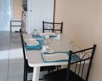 Blue Lights Curaçao appt B - Willemstad - Dining room