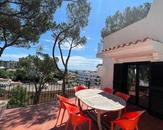 Superb villa in the heart of Platja d'aro with private pool. - Platja d'Aro - Balcony
