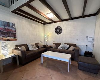 Detached holiday home near Renesse - Ellemeet - Sala de estar