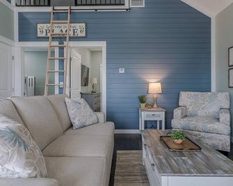 Steps to Beach & Community Pool! - Bolivar Peninsula - Stue