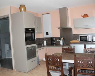 Cottage 3 people, 6km Loire, between Angers and Saumur, handicap accessibility, Calm. - Tuffalun - Küche