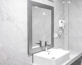 Aquatic Mathiveri - Mathiveri - Baño
