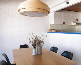 Pippi Beach Loft - Yamba - Dining room