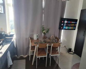 Studio For Rent in Upper Mckinley Hill, Taguig - Taguig - Dining room