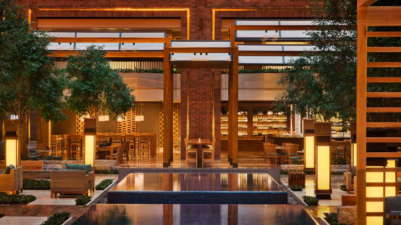 Hilton Anatole, Dallas
