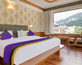 Treebo Premium Sattva With Mountain View - Manali - Schlafzimmer