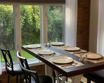 Home in quiet friendly neighborhood near the river, parks and walking trails - Wisconsin Rapids - Jídelna