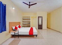 OYO Flagship 805749 Maxworth - Chennai - Bedroom