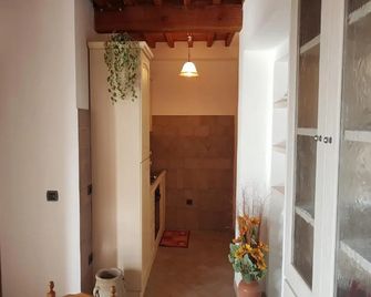 Beautiful apartment with exclusive garden and terrace - Monteverdi Marittimo - Hallway