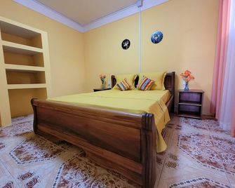 Apartment near the center of Ambatoaloaka - Nosy Be - Chambre