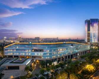 Days Hotel by Wyndham Yancheng Hi-tech Park - Yancheng - Gebouw