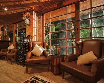 Issara Boutique Winery Hotel - Muak Lek - Lounge