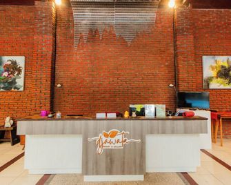 Djawata Resort & Gallery near Desa Wisata Kasongan Yogyakarta RedPartner - Yogyakarta - Recepción