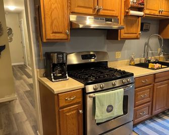 Charming 3-bedroom cottage at lovely Edinboro Lake - Edinboro - Cocina