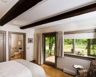 Luxury Queen Room with Private Sunrise Porch - Keene