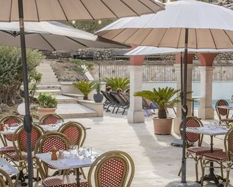 Domaine Rabiega - Vineyard and Boutique hotel - Draguignan - Patio