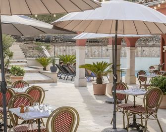 Domaine Rabiega - Vignoble et Boutique Hotel - Draguignan - Innenhof