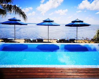 Miri by Lagoon Dream Fully equipped charming house with sea front infinity pool - Temae - Pool