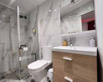 Suite romantique spa/sauna en Avignon - Avignone - Bagno